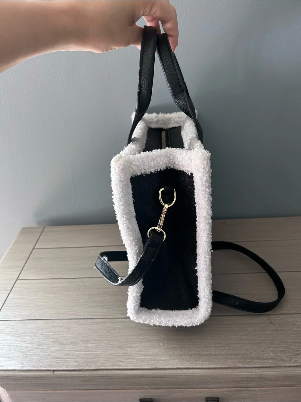 THE TOTE BAG Black and White Sherpa Trim Tote - Picture 4 of 12